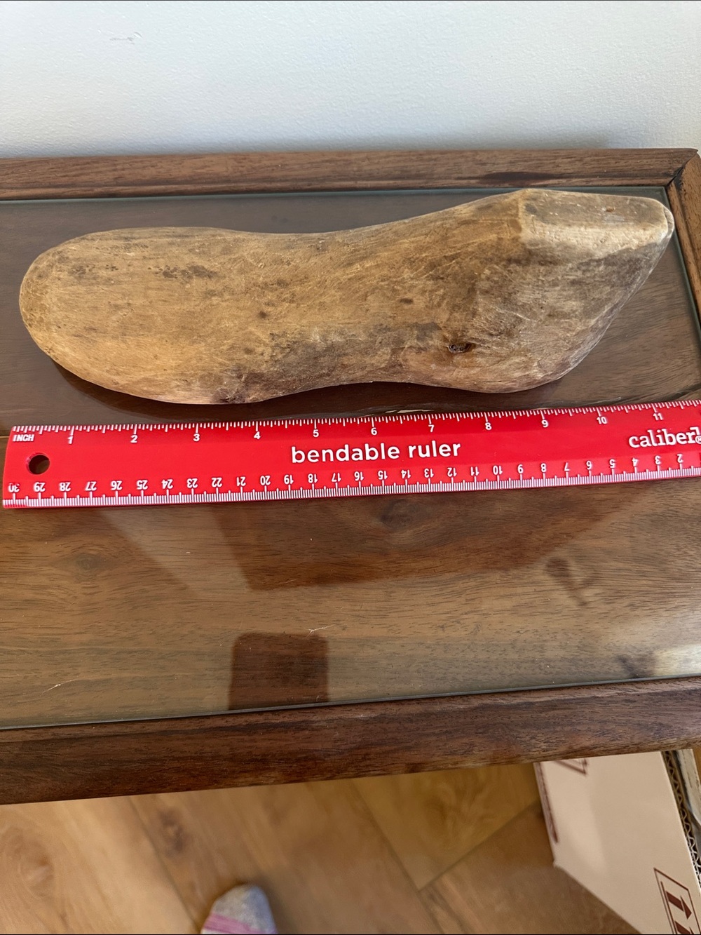 Vintage Wooden Shoe Mold - Rustic Display Form in Light Brown - Picture 4 of 5